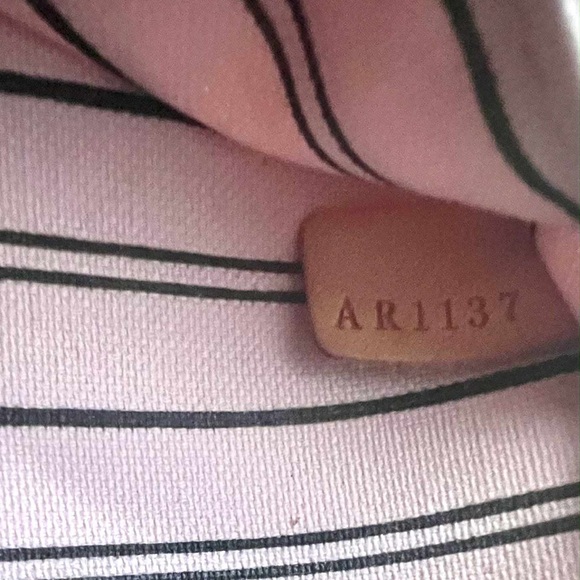 Neverfull mm size - Picture 2 of 3